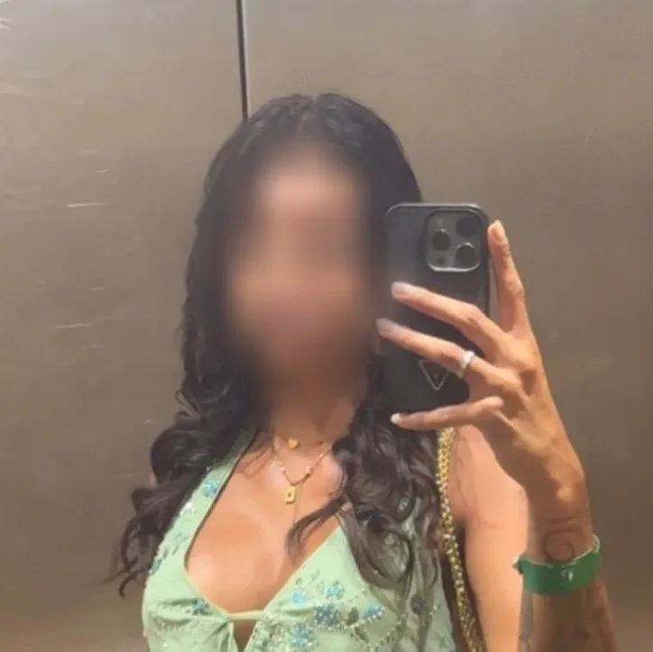 Alberte, 23