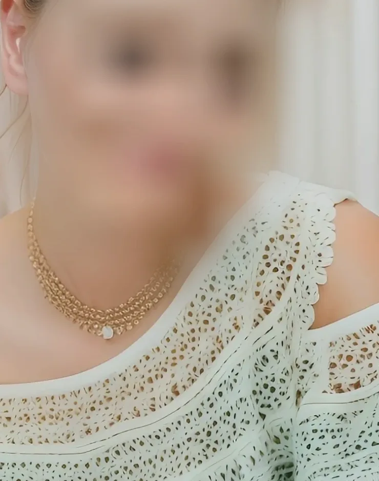 Astrid, 21