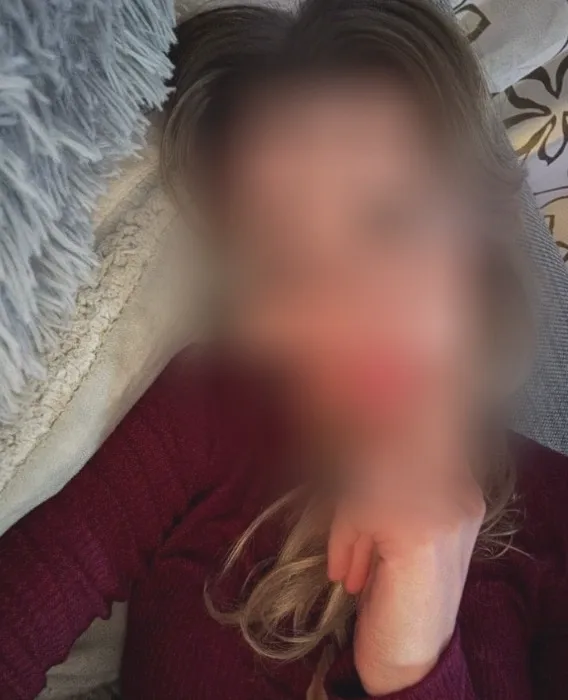 Ellen, 25