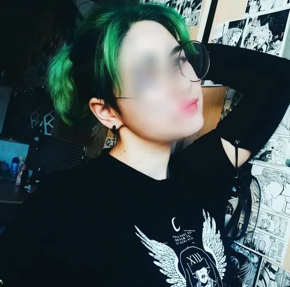 Isabella, 22