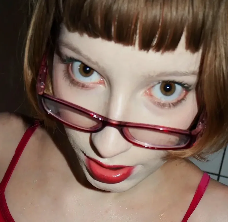 Marie, 19