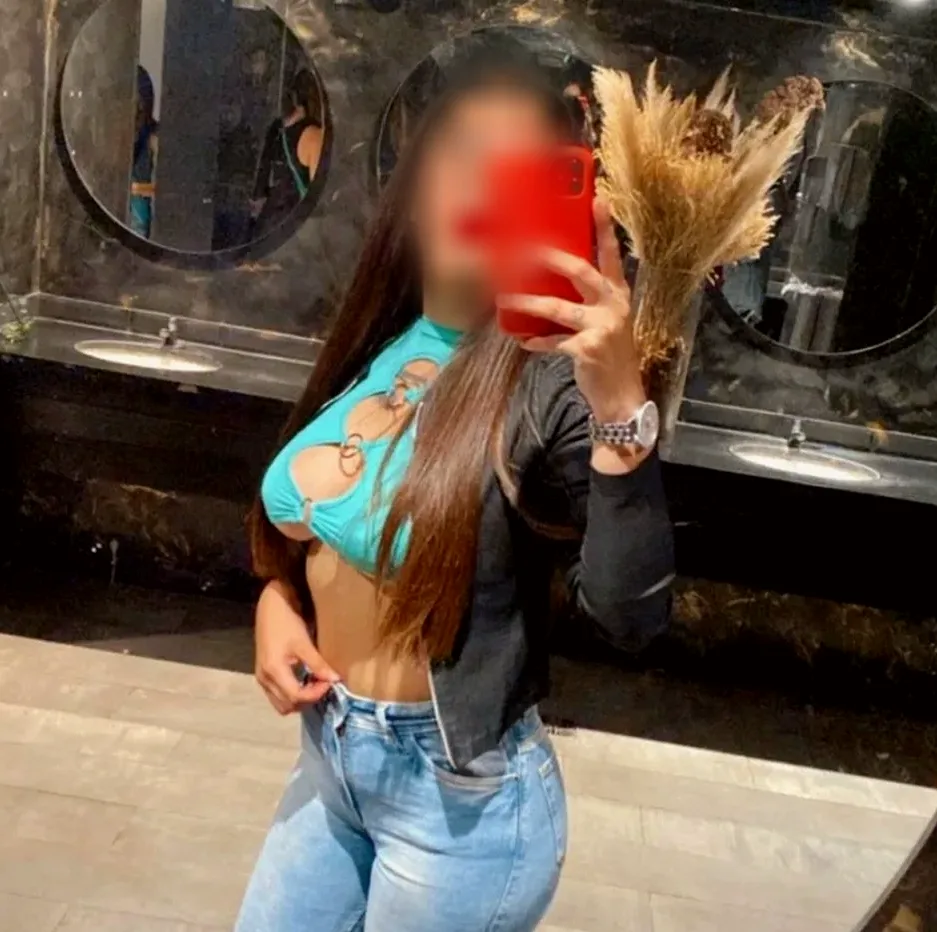 Mathilde, 35