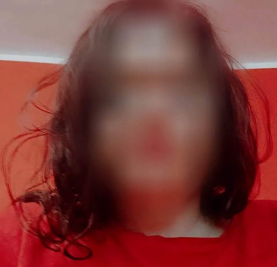 Sofia, 37